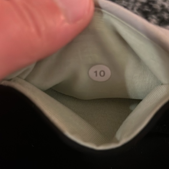 Lululemon Original Reversible Wunder Under Capris (black, blue, green, coral) - Picture 4 of 4